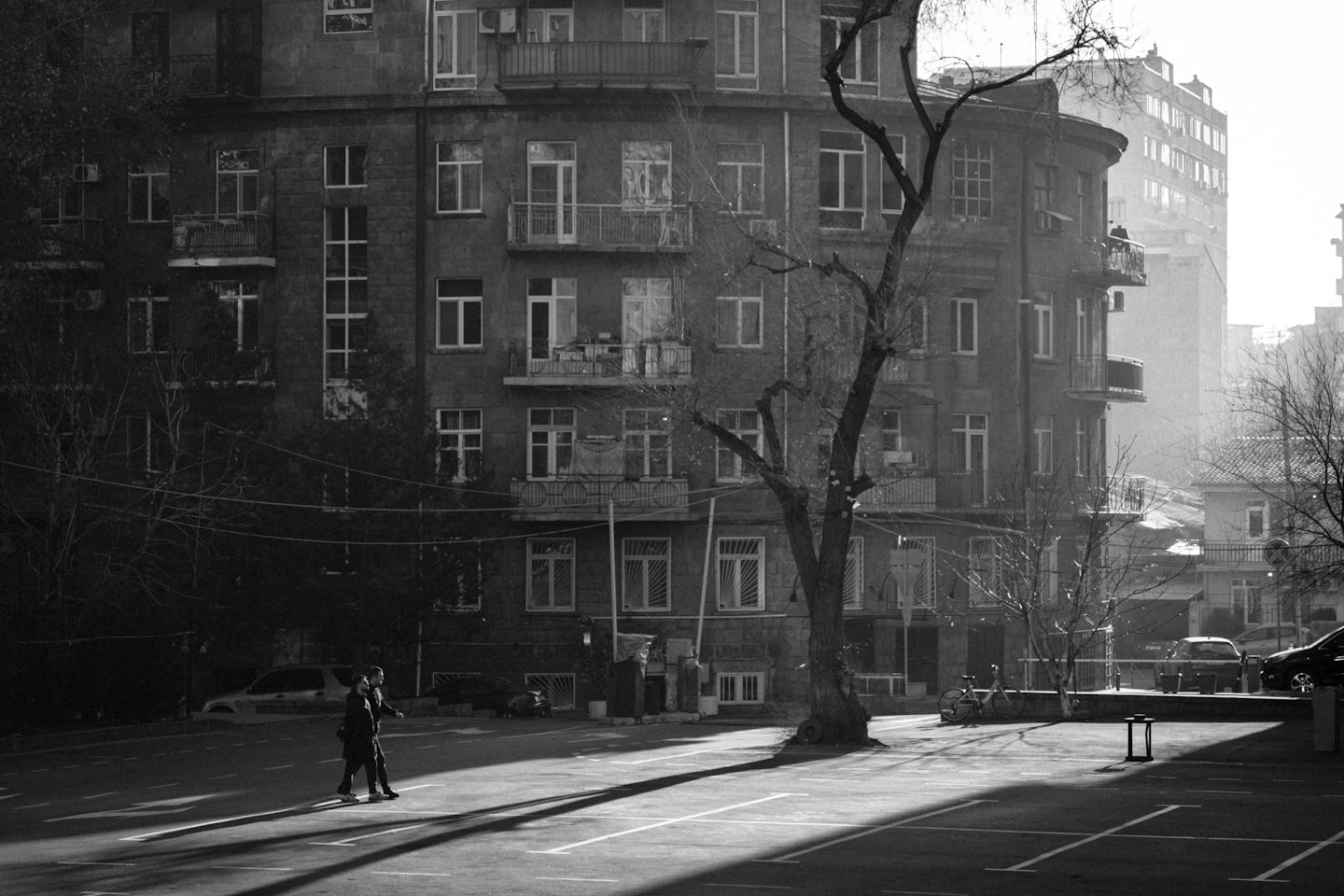 a black and white photo of a city street